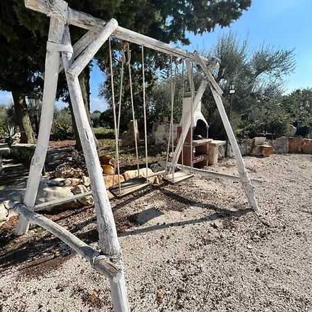 Trulli White Apartment *