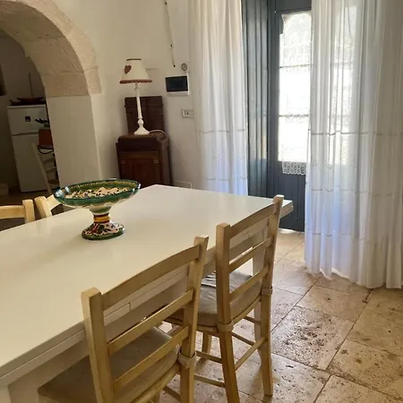Trulli White Apartment Locorotondo