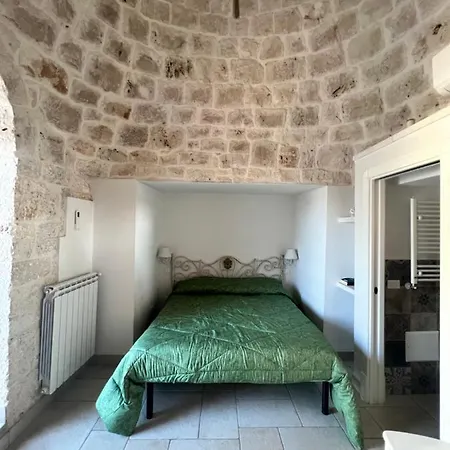Trulli White Apartment *