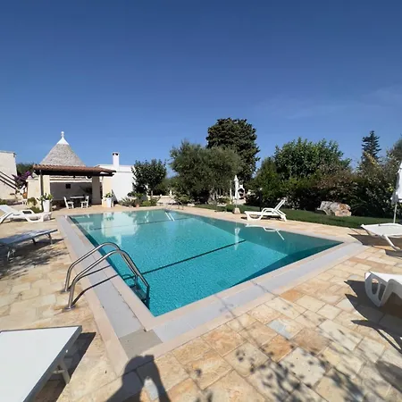 Trulli White Apartment *